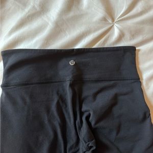 Black lululemon leggings